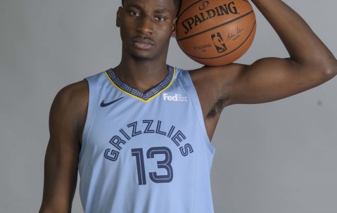 开云体育APP下载-猛龙主帅英格拉姆恢复打全场