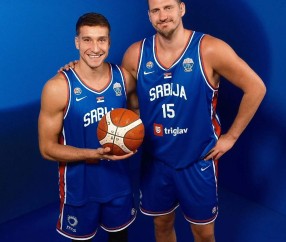 开云官网-丹佛掘金训练开放日，赛后止住颓势引欢呼，欧篮联在即，年轻球员得到机会的简单介绍