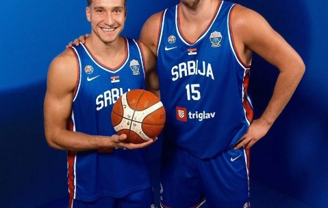 开云官网-丹佛掘金训练开放日，赛后止住颓势引欢呼，欧篮联在即，年轻球员得到机会的简单介绍