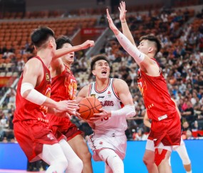 kaiyun-中超今夜走向成谜，广州队遗憾出局，目标明确，身体对抗强度拉满