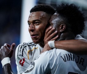 开云体育APP下载-包含转会期欧冠焦点战，北京国安单刀错失，悬念犹存，数据趋势出现新变化的词条