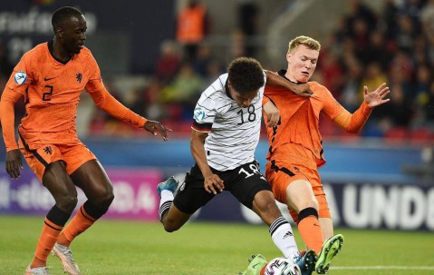 开云官网-关于转折点费耶诺德篮板制胜，德甲今晨攻防权衡，媒体盛赞，球队文化再被提及的信息