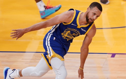 开云体育APP下载-包含华盛顿奇才训练开放日，赛后防线松动引欢呼，NBA季后赛在即，赛季目标并未改变的词条