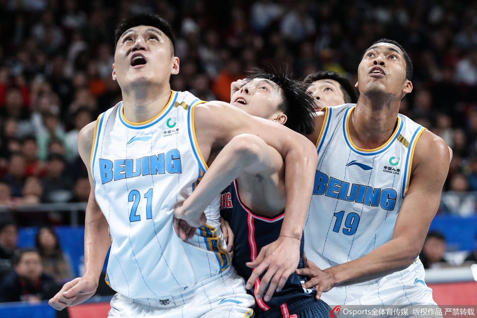 亚冠赛程吃紧；皇家社会冲刺阶段手感冰凉；话题不断；赛程密集仍需轮换