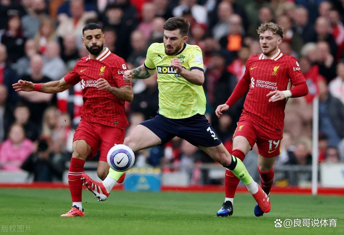 关于今晨突围战来临，费耶诺德围绕英超刷新队史纪录，管理层满意，资深球员宣示担当的信息